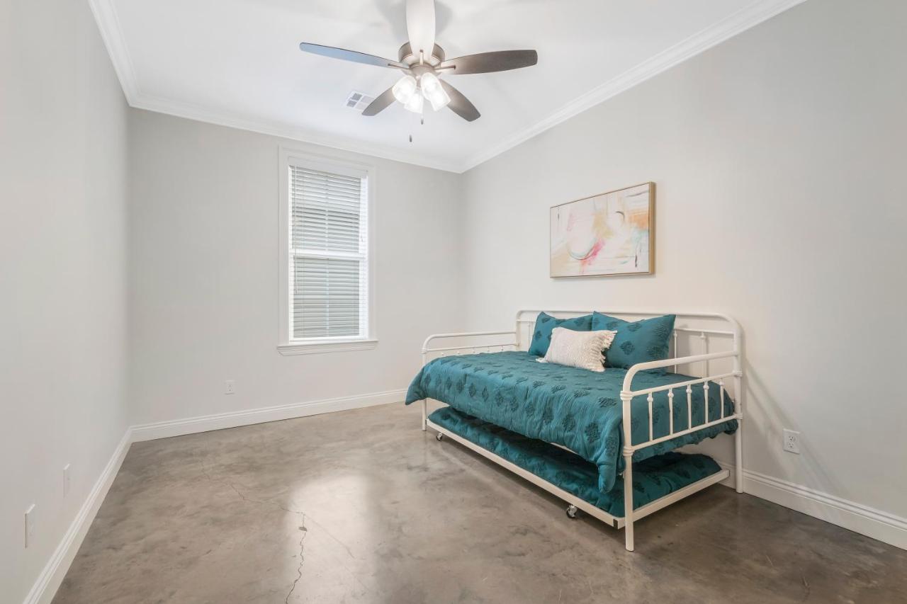 Charming Cottage Built In 2019 Lafayette Exteriör bild